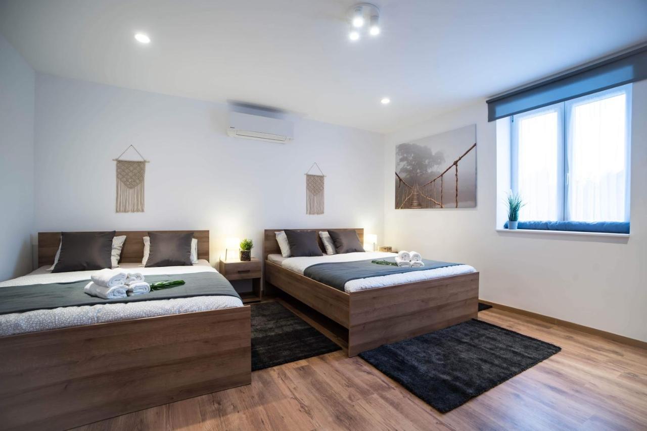 Pintes 38 Apartment Dunaújváros Екстериор снимка