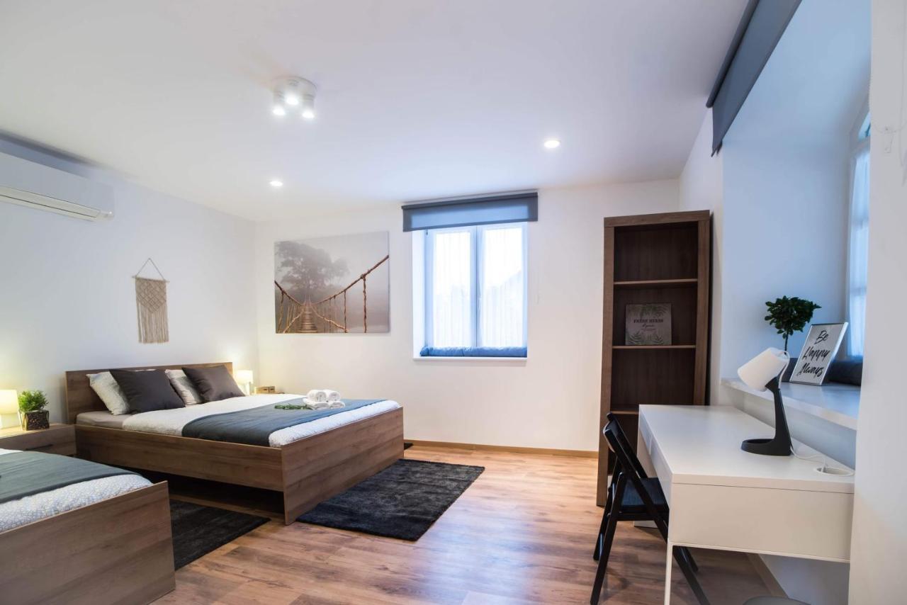 Pintes 38 Apartment Dunaújváros Екстериор снимка